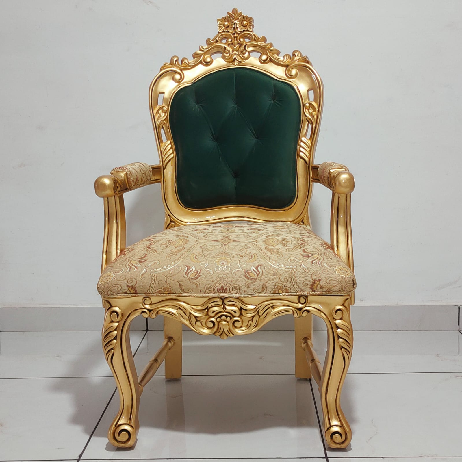 Chairs & Accent Armchairs showcase