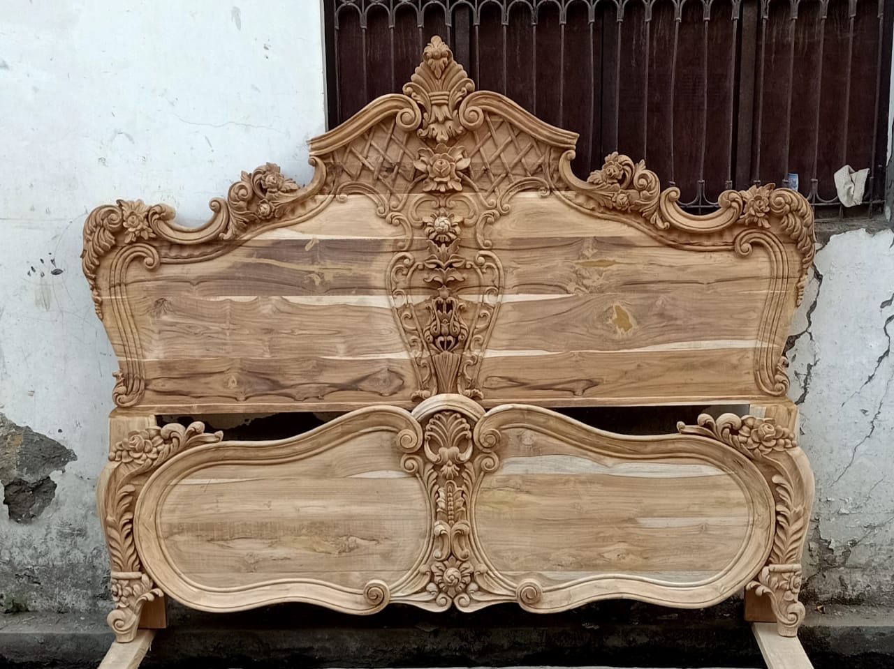 Hand-Carved Beds & Bedroom Furniture showcase